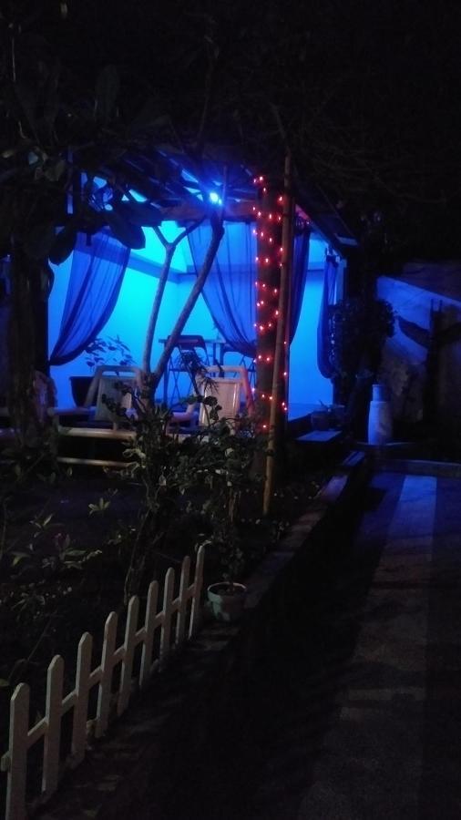 Salon De Nomad Gili T. Bed & Breakfast Gili Trawangan Exterior photo